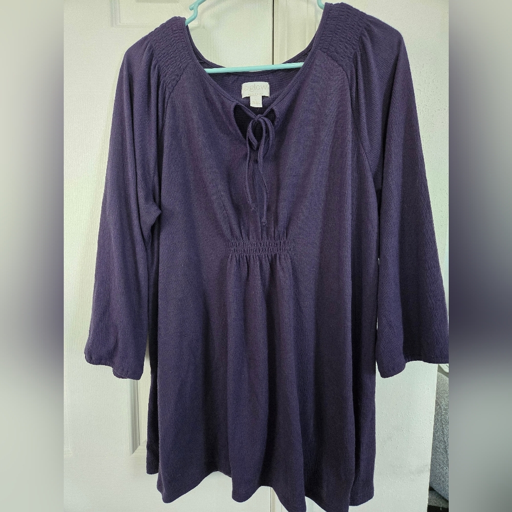 A Glow women’s size large purple Top